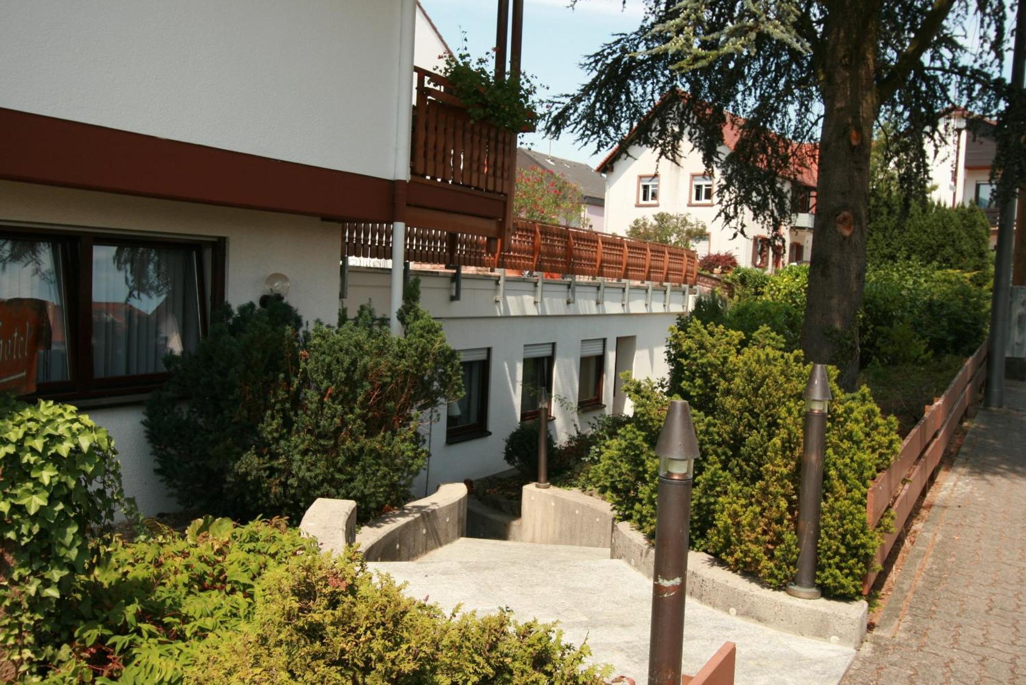 Hotel Garni Sebastian Kirrweiler  Exterior photo